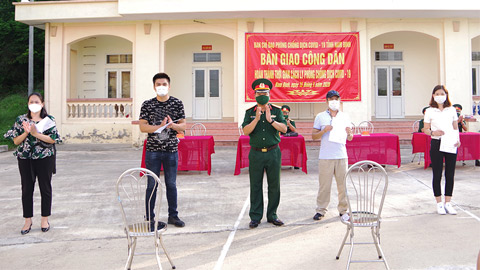 Bàn giao 72 công dân hoàn thành thời gian cách ly về địa phương