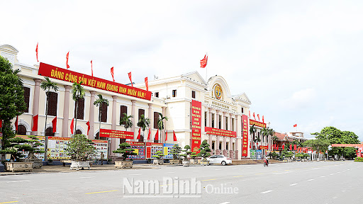 Dự thảo Báo cáo Chính trị thể hiện rõ đường lối cách mạng xuyên suốt để phát triển đất nước là: "Độc lập dân tộc và Chủ nghĩa xã hội"