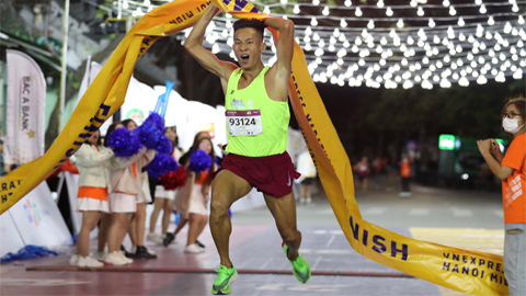 Các nhà vô địch giải chạy đêm Hà Nội