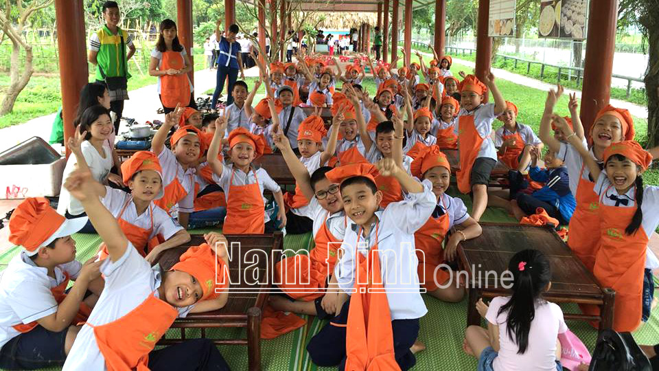 Khu du lịch sinh thái Núi Ngăm phát triển đa dạng các loại hình dịch vụ