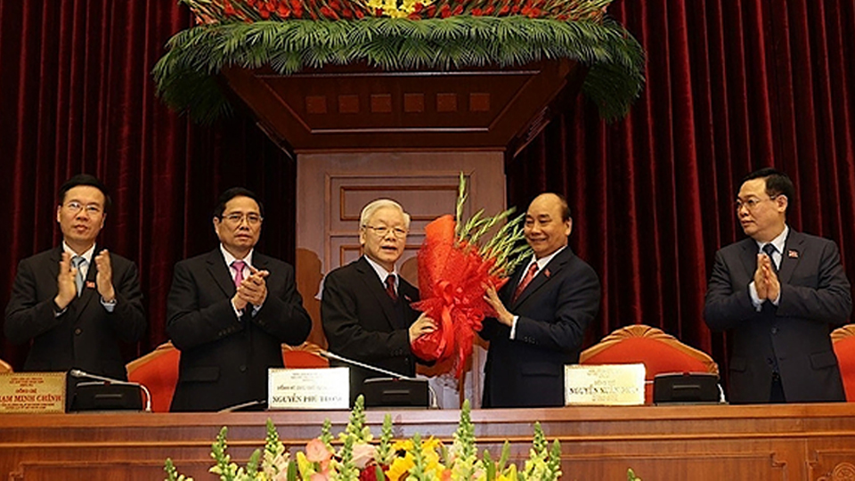 Công bố danh sách Bộ Chính trị, Ban Bí thư và Uỷ ban Kiểm tra Trung ương khoá XIII