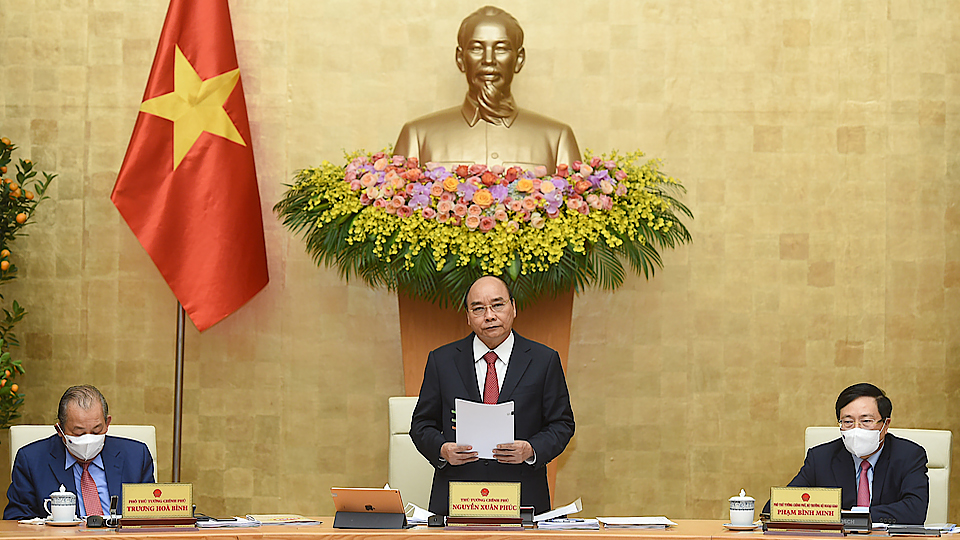 Thủ tướng Chính phủ: Cố gắng tiêm vaccine tối đa cho người dân