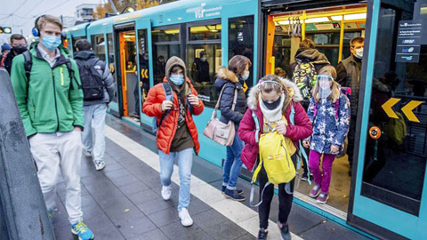 Pháp thiệt hại 11 tỷ euro mỗi tháng do phong tỏa