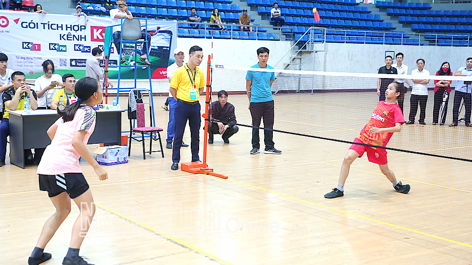 Ngày thi đấu thứ 5 Hội khỏe Phù Đổng tỉnh lần thứ X năm 2021: Trao 4 bộ Huy chương môn đá cầu