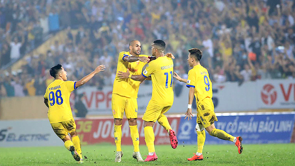 CLB Nam Định giành chiến thắng kịch tính trước CLB Quảng Ninh trên sân khách tại vòng 11 V-League