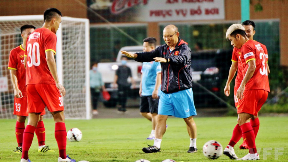 Lo lắng với danh sách chấn thương của học trò HLV Park Hang-seo