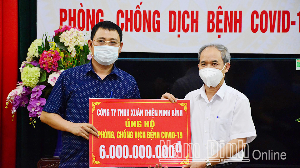 MTTQ tỉnh tiếp nhận ủng hộ phòng, chống dịch COVID-19