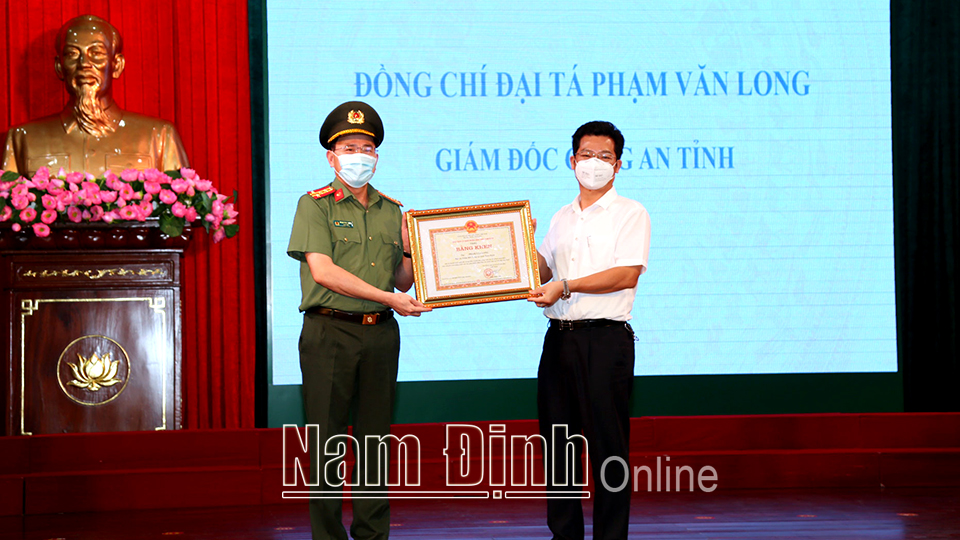 Công an tỉnh tuyên dương các tập thể, cá nhân có thành tích xuất sắc trong công tác phòng chống tội phạm