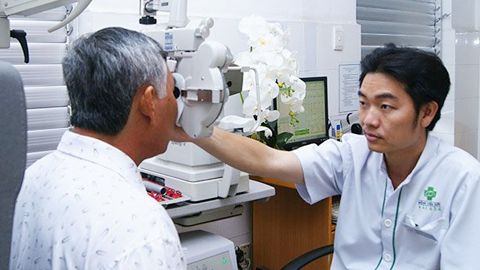 Phát hiện sớm thoái hóa điểm vàng ở người cao tuổi