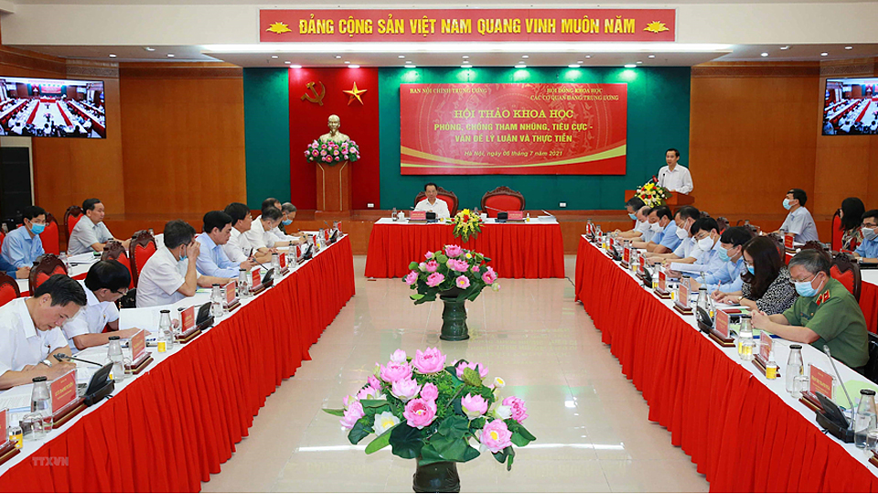 Gắn kết chặt chẽ giữa phòng, chống tham nhũng với phòng, chống tiêu cực