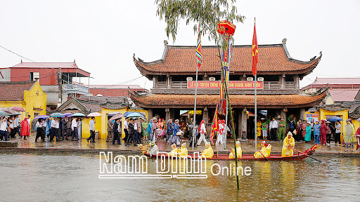 Tin yêu kết chặt lòng người