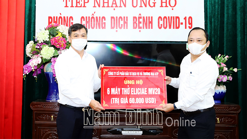 Tiếp nhận ủng hộ phòng, chống dịch COVID-19