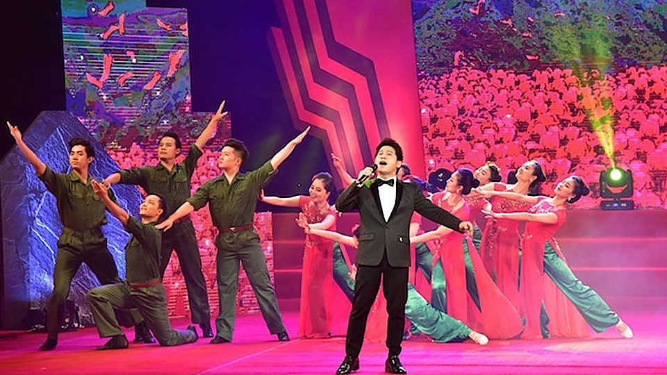 Chương trình nghệ thuật "Những mùa thu lịch sử"