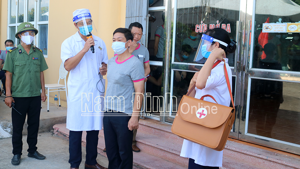 Phòng, chống dịch COVID-19 trong công nhân lao động tại các khu, cụm công nghiệp