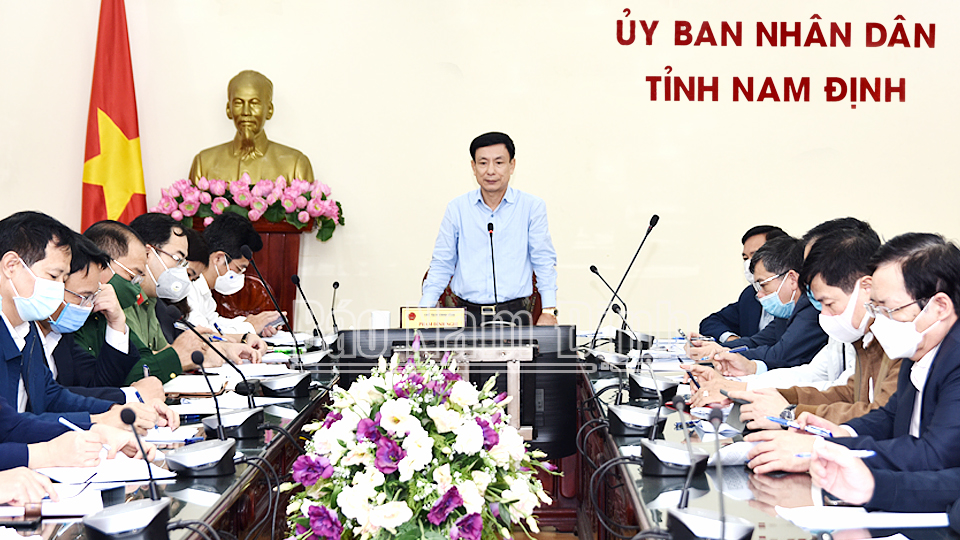 Tiếp tục thực hiện cấp bách các biện pháp, nhanh chóng kiểm soát tình hình dịch COVID-19