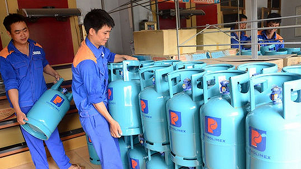 Từ 1-11, giá gas bán lẻ đến tay người tiêu dùng vượt 500 nghìn đồng/bình 12kg