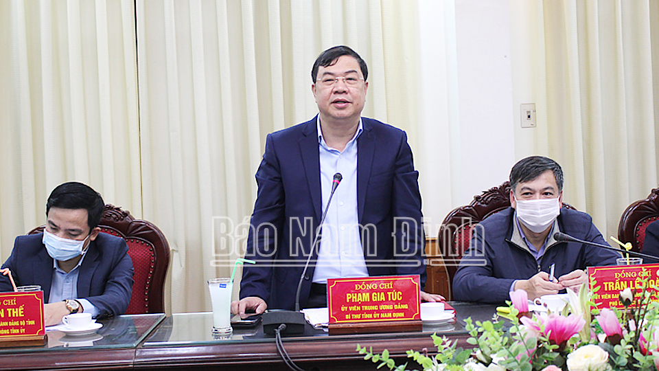 Ðoàn công tác Ngân hàng Chính sách xã hội Việt Nam làm việc tại tỉnh ta