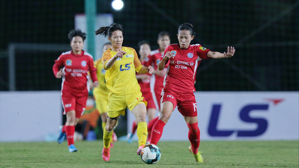 TP Hồ Chí Minh vững ngôi đầu bảng