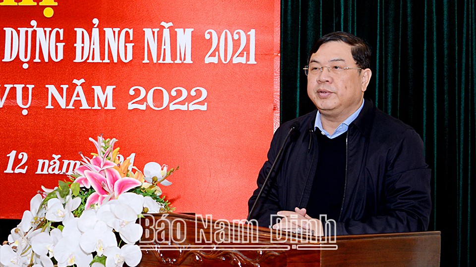 Xây dựng đội ngũ cán bộ chất lượng cao đáp ứng yêu cầu hội nhập