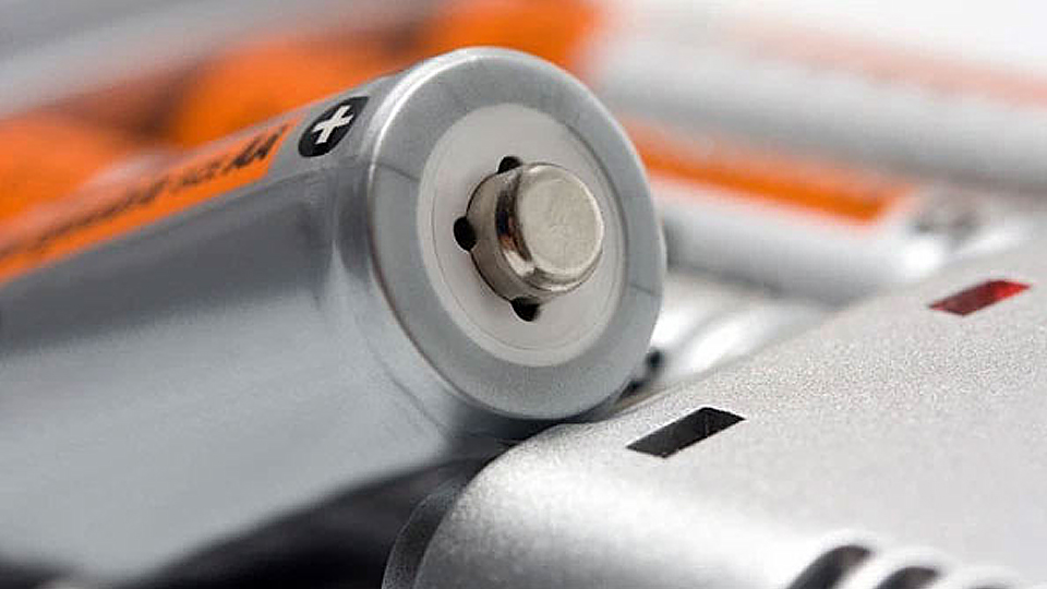 Khoa học chế tạo thành công pin natri ổn định, sạc nhanh như pin li-ion