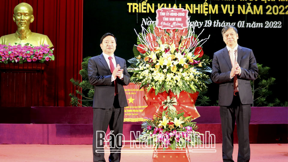 Xây dựng đời sống văn hóa đáp ứng yêu cầu phát triển xã hội