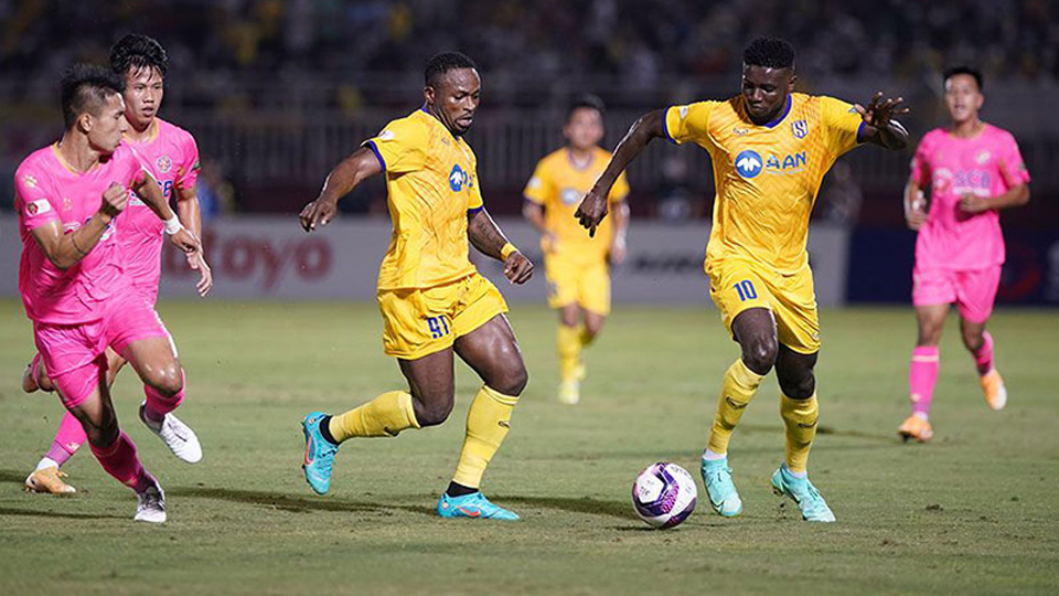 Ba vị trí dẫn đầu không thay đổi