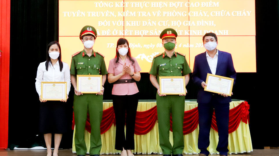 Thành phố Nam Định tổng kết thực hiện đợt cao điểm tuyên truyền, kiểm tra phòng cháy, chữa cháy