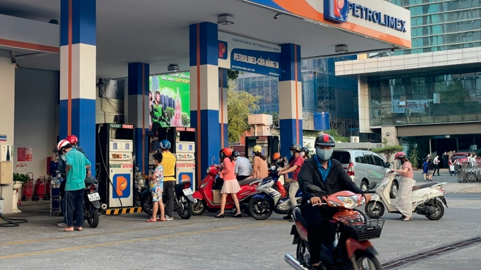 Giá xăng lại tăng chạm ngưỡng 28 nghìn đồng/lít sau 3 lần giảm