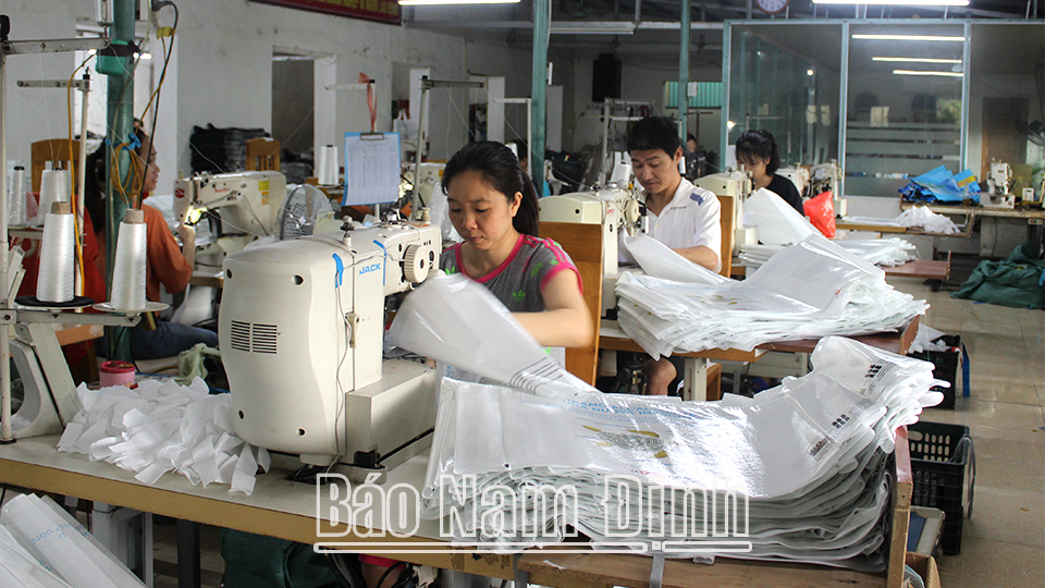 Nông dân Xuân Trường thi đua sản xuất, kinh doanh giỏi