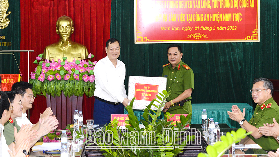 Kiểm tra công tác phân cấp đăng ký xe ô tô, mô tô trên địa bàn tỉnh