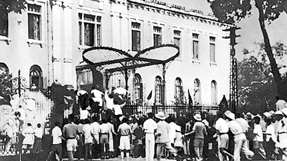 Cảm xúc mùa thu cách mạng trong thơ Tố Hữu và Xuân Diệu