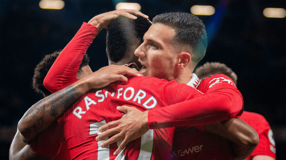 Quỷ đỏ xuất sắc đánh bại Liverpool