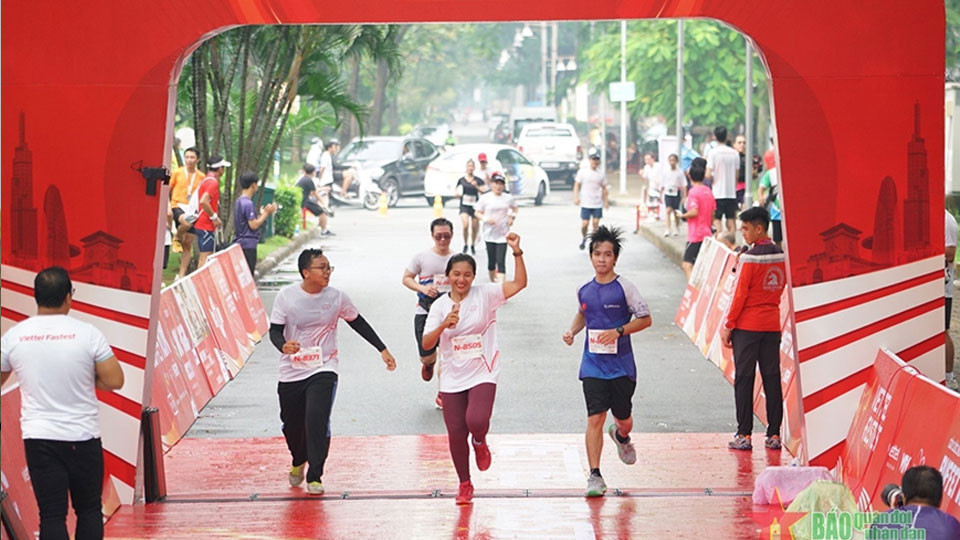Viettel tổ chức giải chạy để ủng hộ cho chương trình "Trái tim cho em"