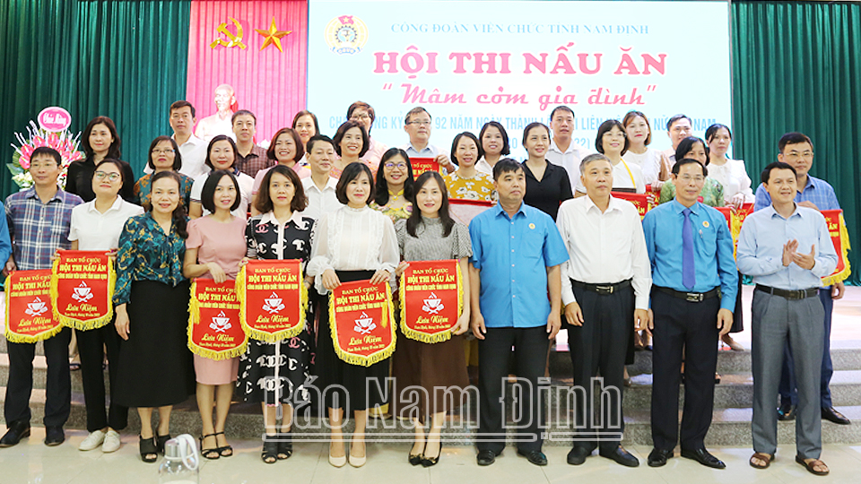 Hội thi nấu ăn "Mâm cơm gia đình"