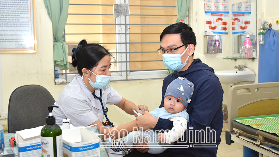 Chủ động phòng bệnh hô hấp cho trẻ trong thời điểm giao mùa