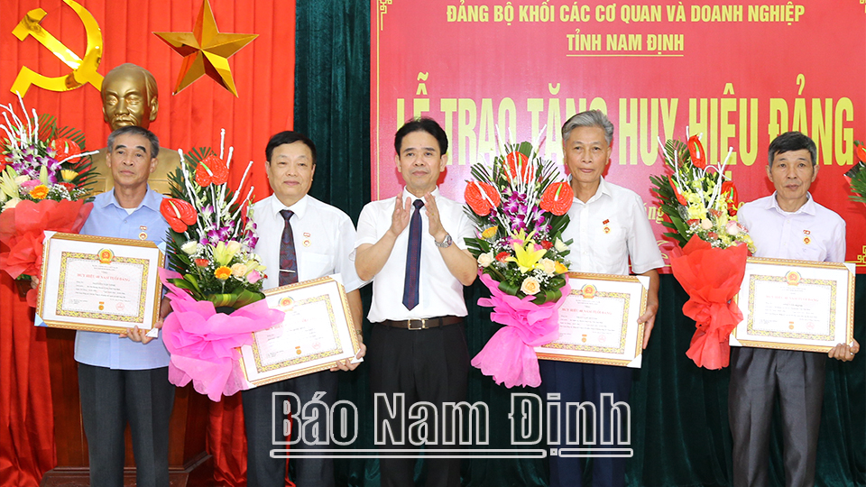 Đảng bộ Khối các Cơ quan và Doanh nghiệp tỉnh nâng cao chất lượng công tác tổ chức xây dựng Đảng