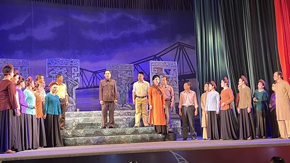 Vở chèo "Trọn đời vì nước non" đoạt Huy chương Bạc tại Liên hoan Chèo toàn quốc năm 2022