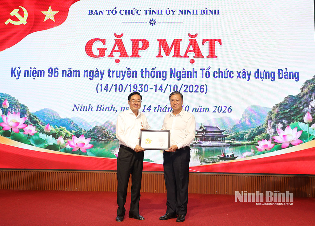 Gặp mặt kỷ niệm 96 năm Ngày truyền thống ngành Tổ chức xây dựng Đảng