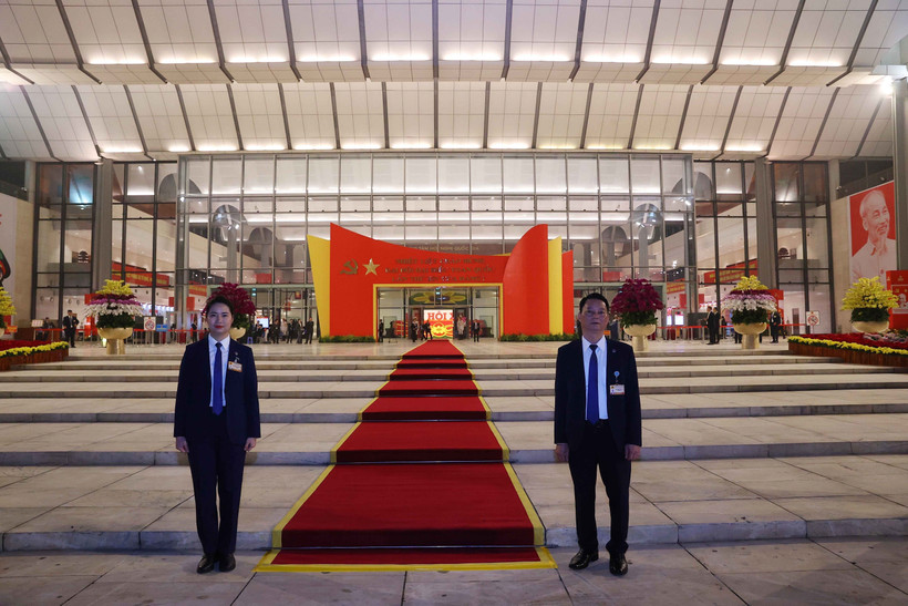 Security personnel are on duty in the main lobby of the National Convention Centre. (Photo: VNA)