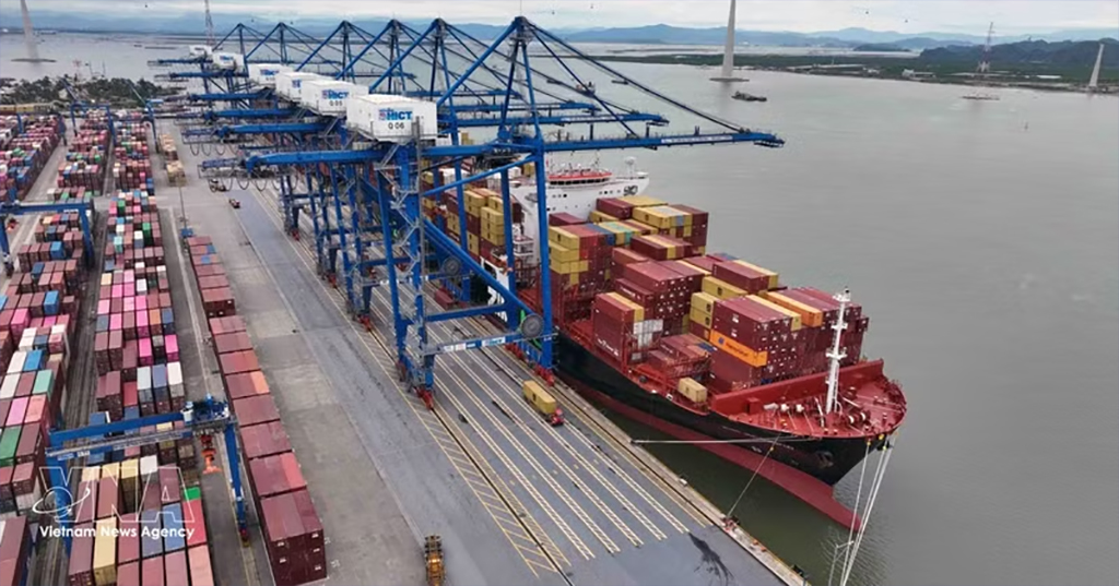 Exports and imports are handled at Hai Phong International Container Terminal. (Photo: VNA)