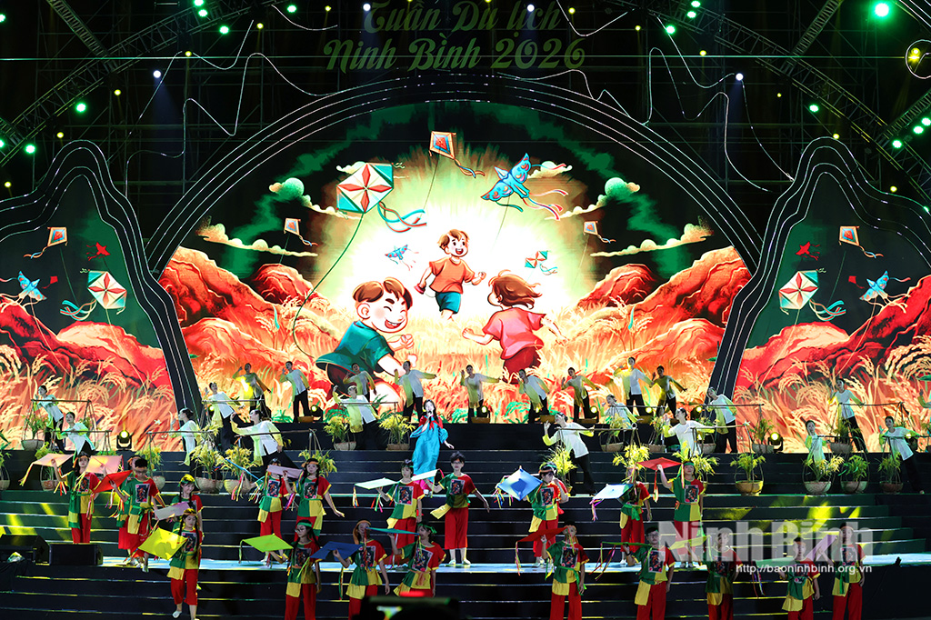 A performance staged at the opening ceremony of the Ninh Binh tourism week 2026 on May 23 evening.