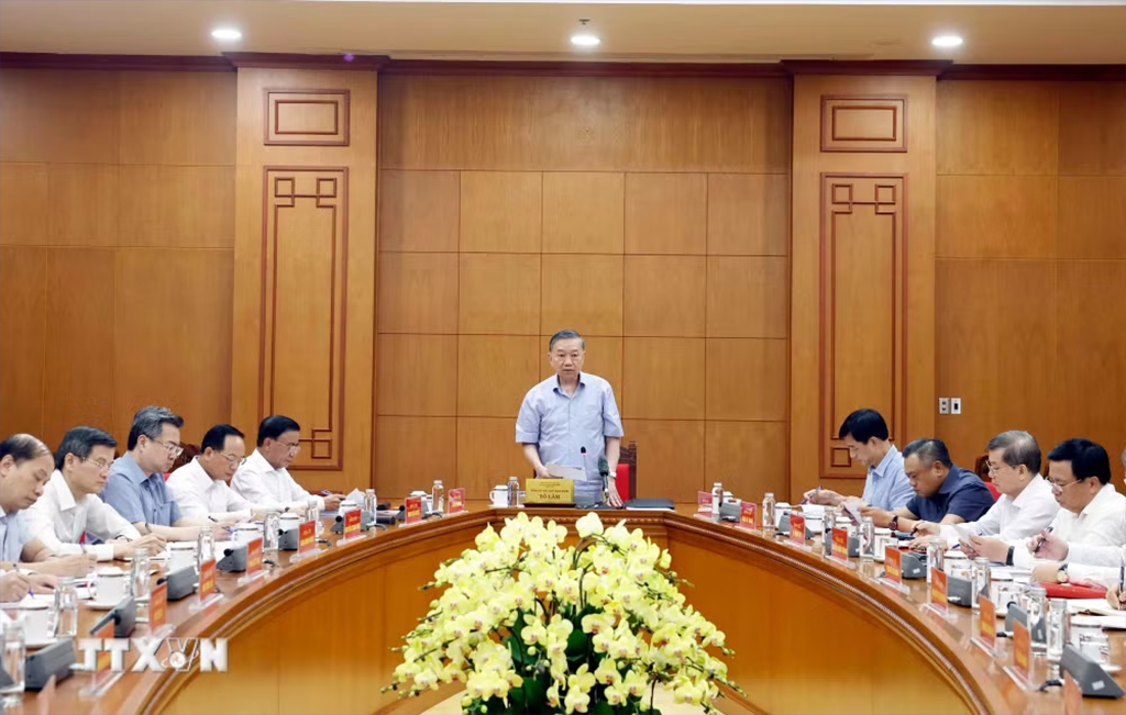 Party General Secretary and State President To Lam chairs a working session in Hanoi on June 15, 2026, to provide comments on the draft strategy for the Party’s ideological work in the context of digital transformation. (Photo: VNA)