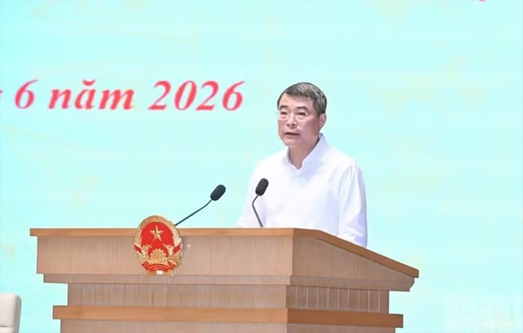 Prime Minister Le Minh Hung speaks at the hybrid thematic meeting of the Government’s Steering Committee on science-technology development, innovation, digital transformation and Project 06 on June 23. (Photo: nhandan.vn)