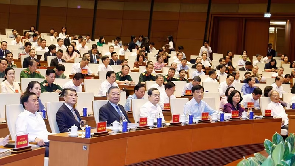 Party General Secretary and State President To Lam (3rd from left, first row) and other leaders at the conference. (Photo: VNA)