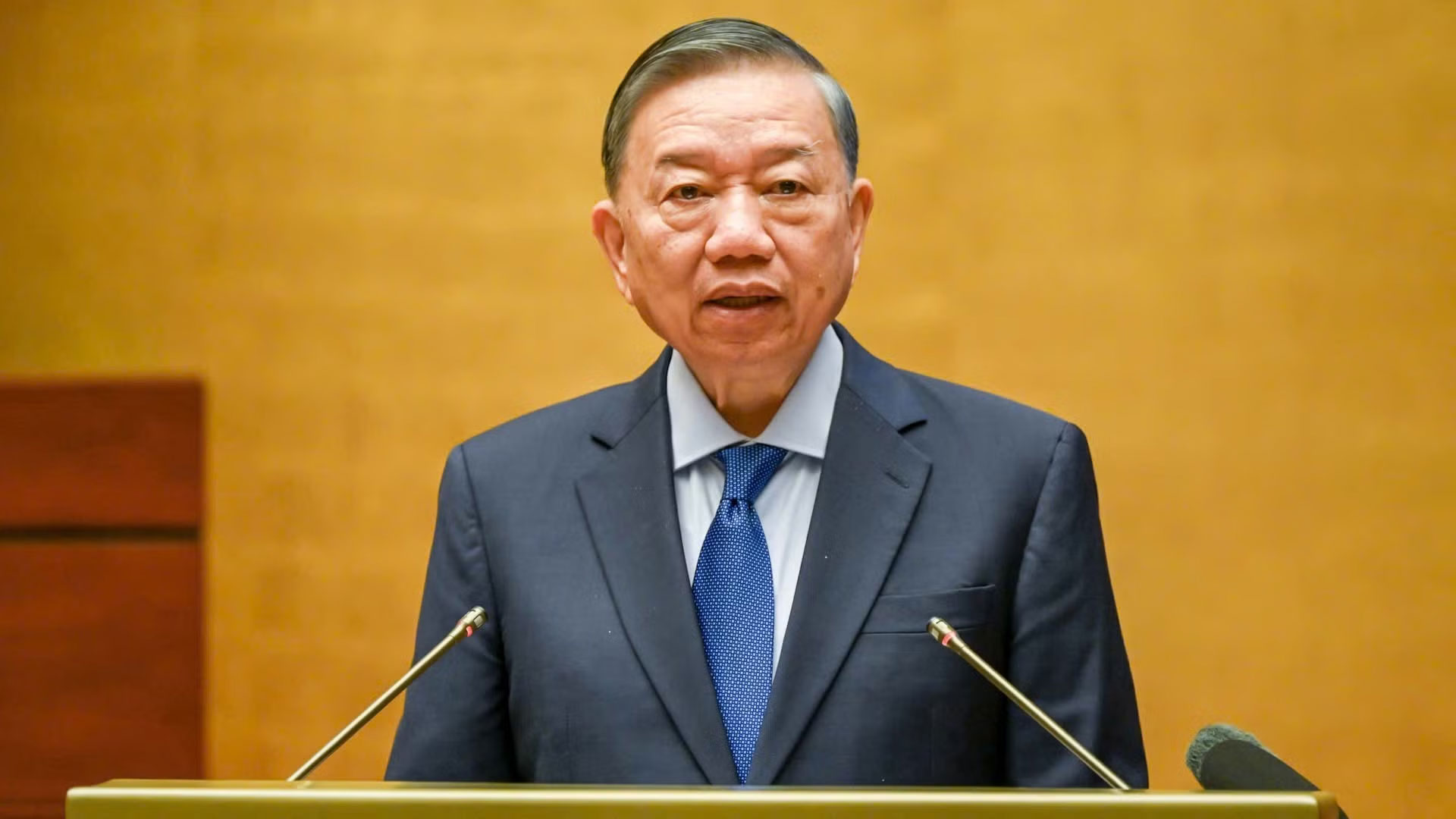 Party General Secretary and State President To Lam addresses a national conference in Hanoi on June 30 on studying, disseminating and implementing the Politburo’s Resolution No. 10-NQ/TW on developing the foreign-invested economic sector.(Photo: VNA)