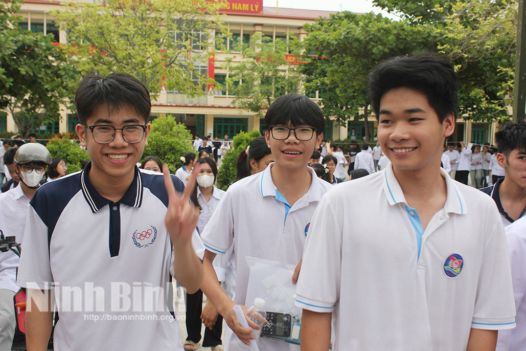 The province had a total of 502 absolute scores (10 points) in the high school graduation exam.