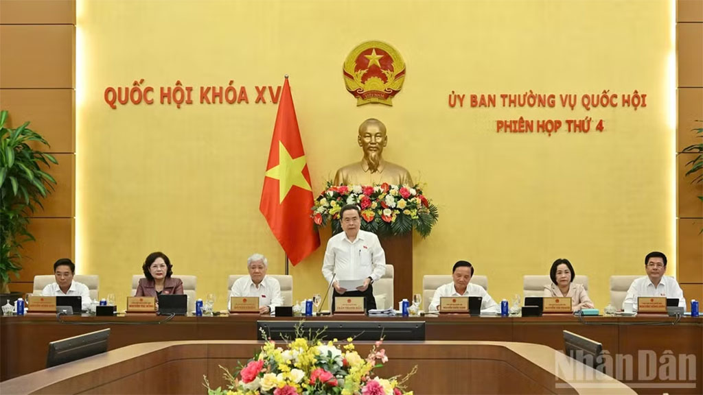 NA Chairman Tran Thanh Man speaks at the session. (Photo: nhandan.vn)