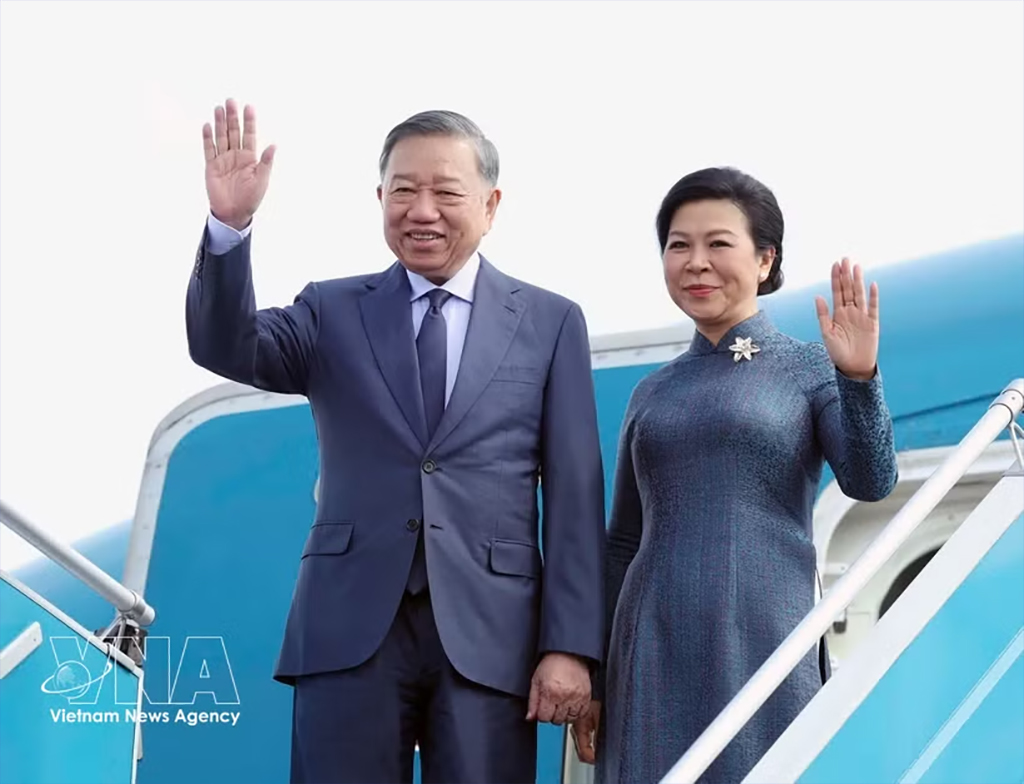 General Secretary of the Communist Party of Vietnam Central Committee and President To Lam, and his spouse Ngo Phuong Ly leave Hanoi on September 7 for a state visit to Russia, an official visit to France and attendance at the International Space Summit in Paris, from September 7 to 12. (Photo: VNA)