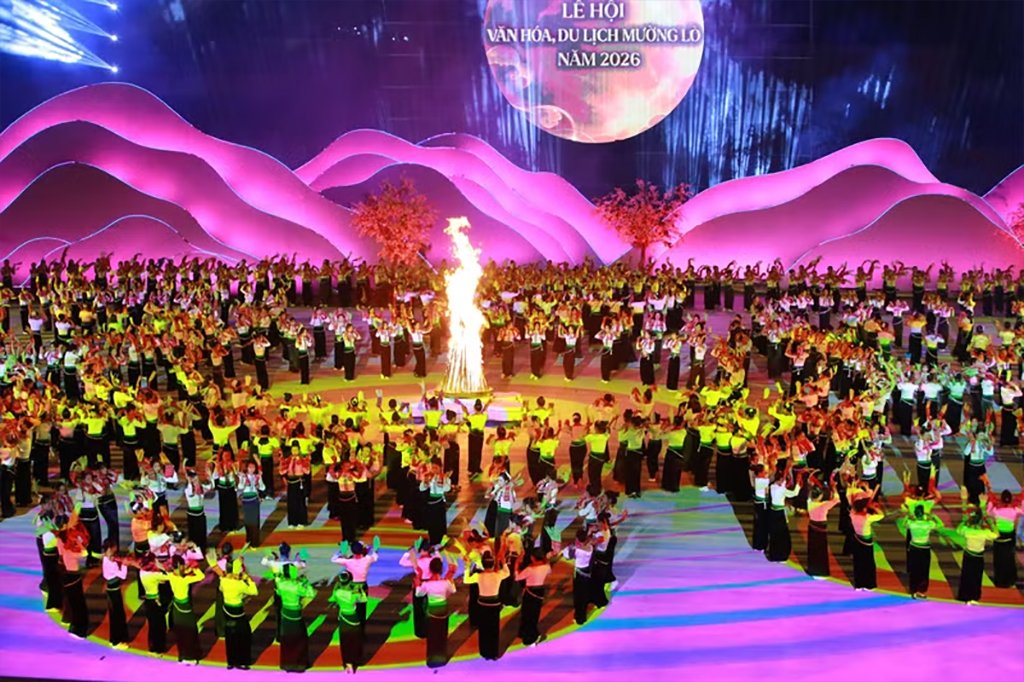 The grand Xoe dance performance with the participation of 2,026 people.